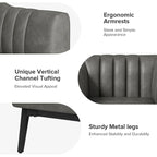 Chaise industrielle en cuir avec capitonnage en canal et pieds en métal
