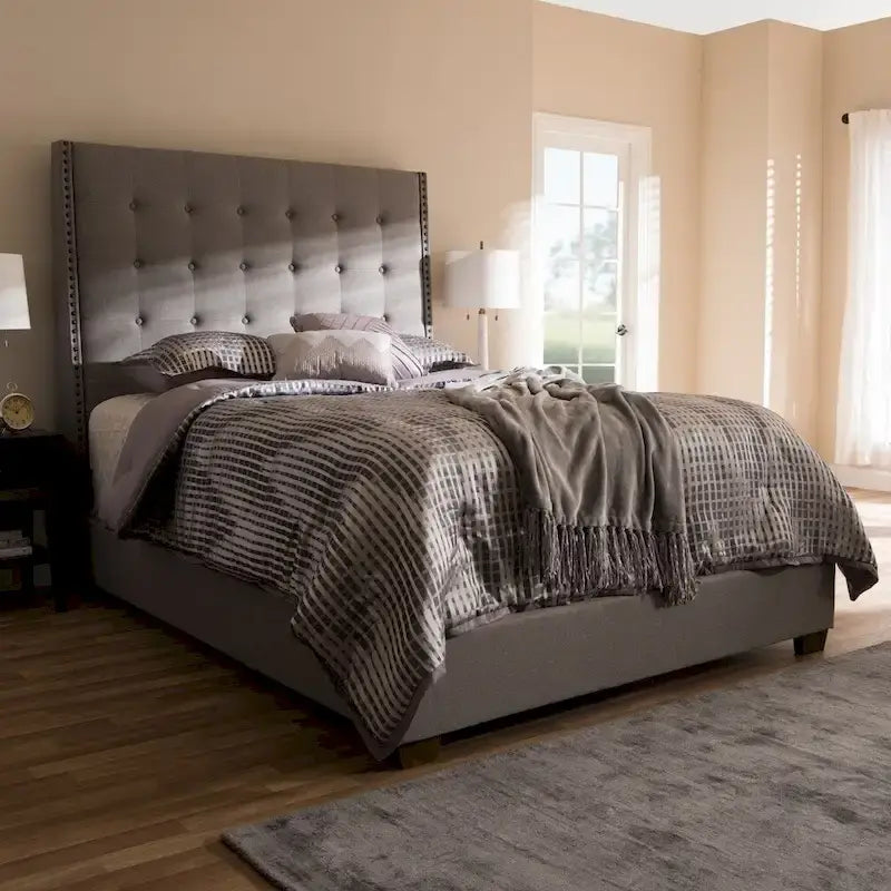 Lit contemporain tapissé de tissu